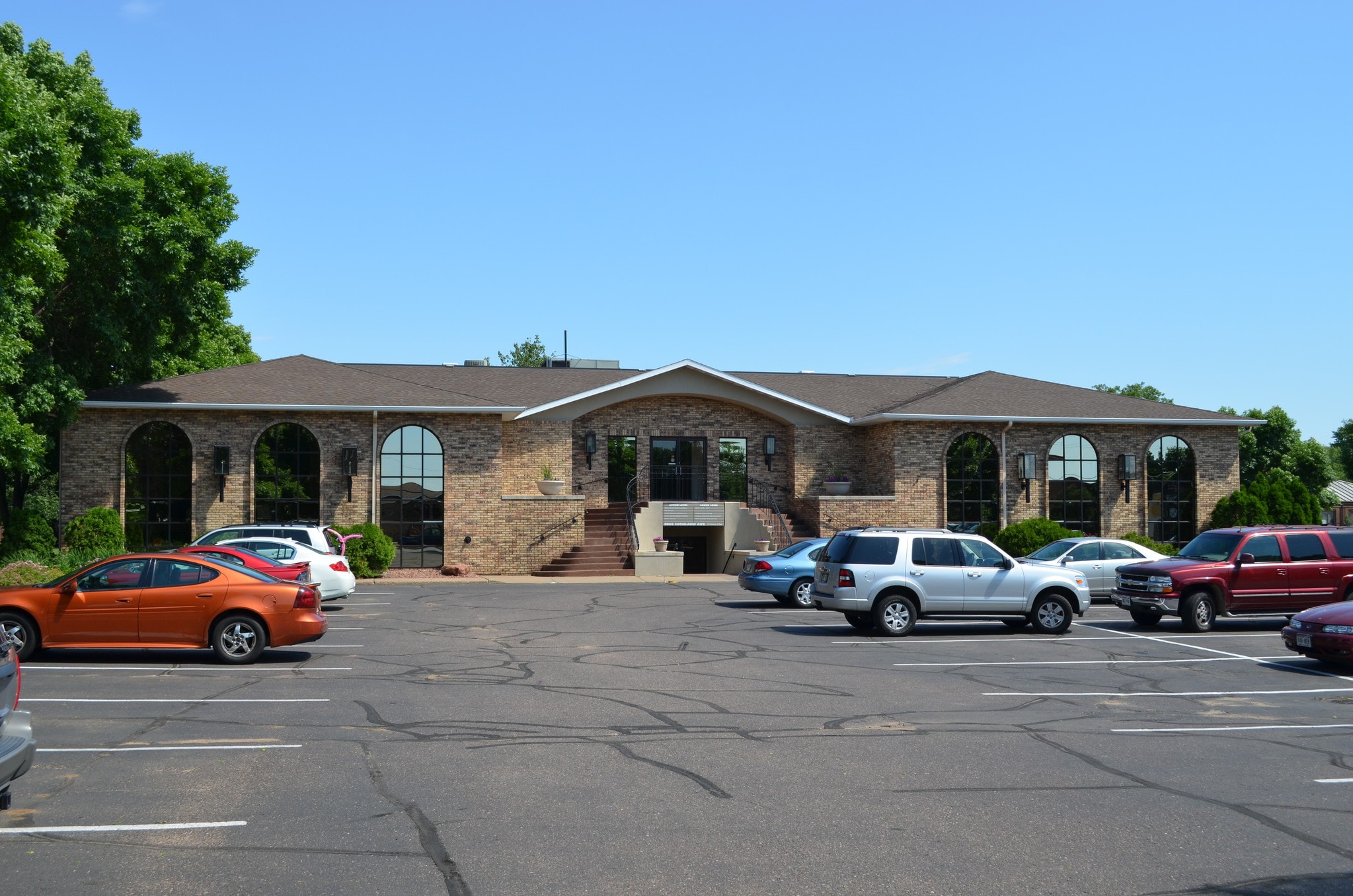2004 Highland Ave, Eau Claire, WI for lease Primary Photo- Image 1 of 8