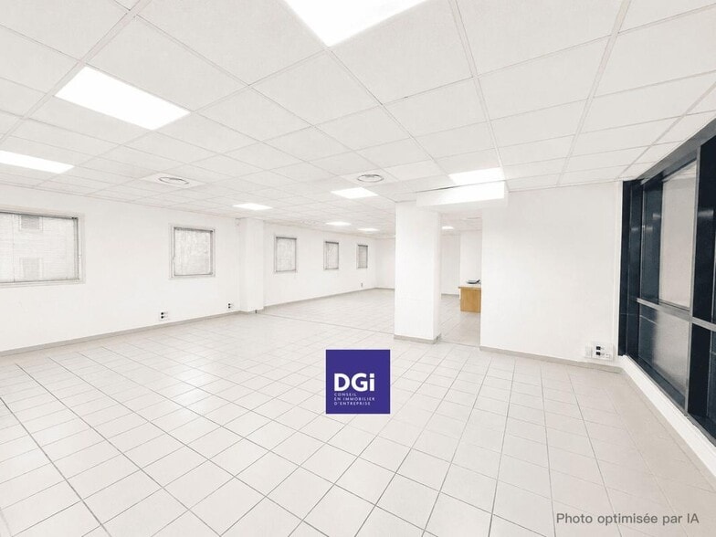 Office in Nîmes for lease - Interior Photo - Image 3 of 5