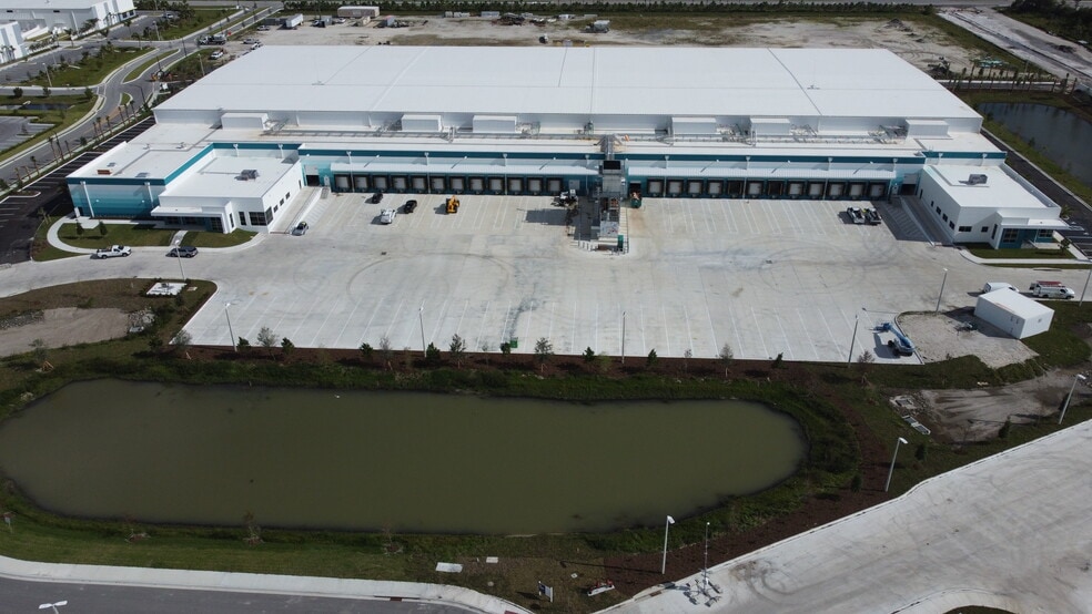 2500 SW Kanner Hwy, Stuart, FL for lease - Building Photo - Image 3 of 6