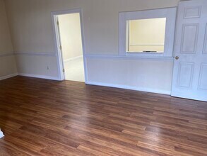 646 Sunset Blvd, West Columbia, SC à louer Photo du bâtiment- Image 2 de 2