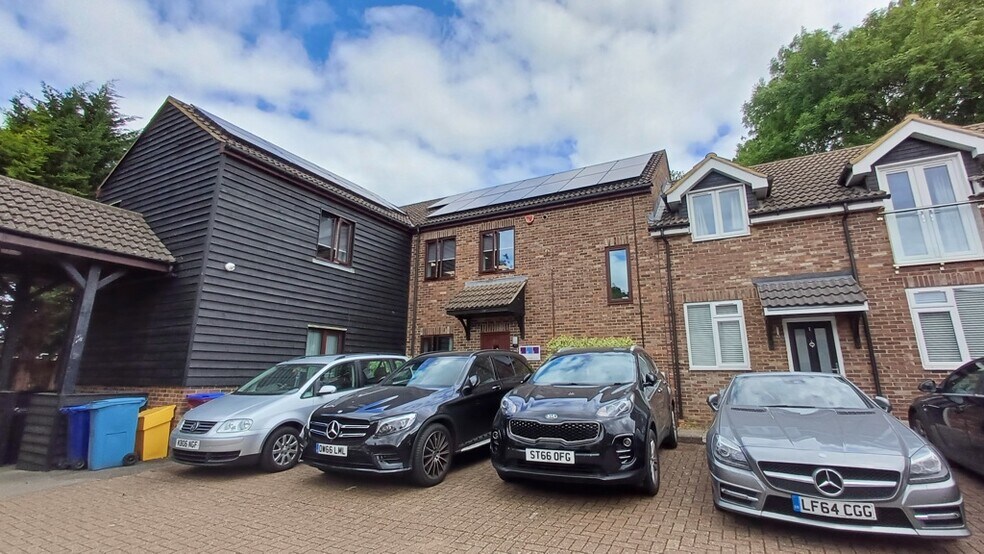 Woodside Rd, Luton à vendre - Photo du bâtiment - Image 1 de 4