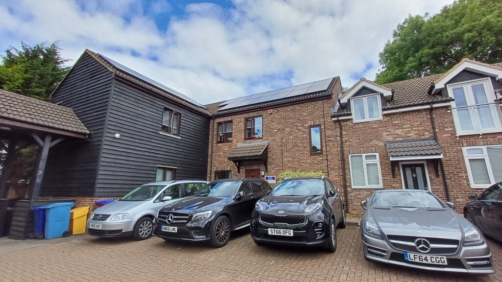 Woodside Rd, Luton for sale Building Photo- Image 1 of 5