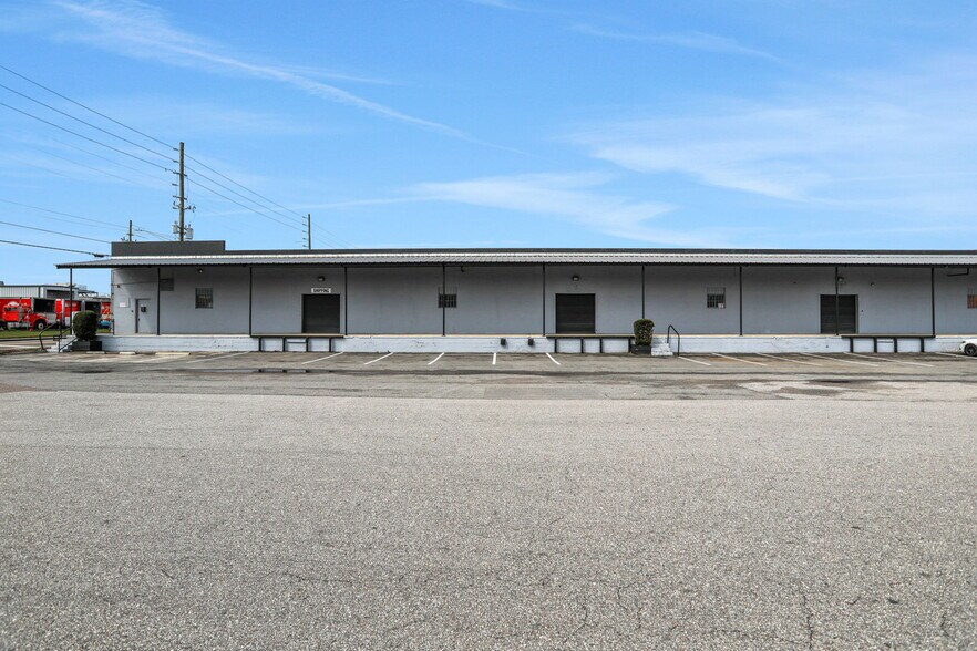 1500-1526 Industrial Blvd, Jacksonville, FL à louer - Photo du bâtiment - Image 2 de 10