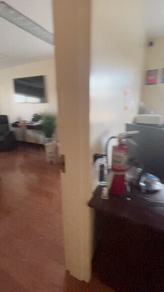 1185 Morris Ave, Union Township, NJ à louer - Vidéo sur l’inscription commerciale - Image 2 de 16