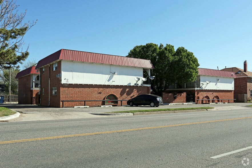 3815 NW 23rd St, Oklahoma City, OK à vendre - Photo du bâtiment - Image 2 de 7