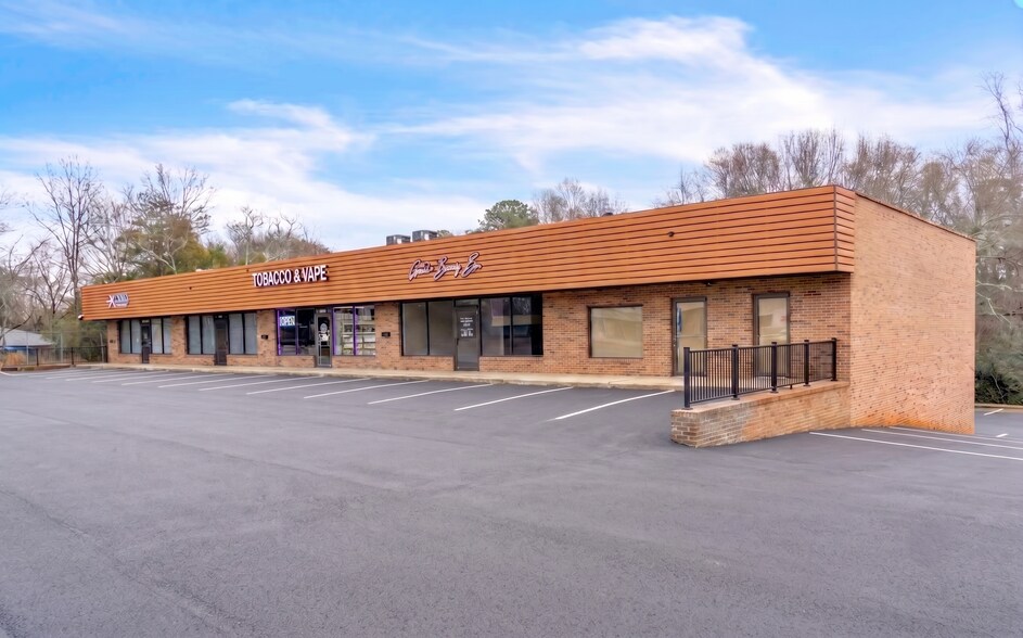 110 E Butler Rd, Mauldin, SC à vendre - Photo du bâtiment - Image 1 de 22