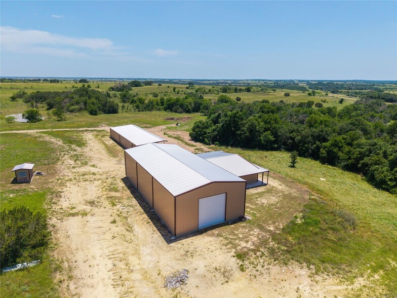 3885 County Road 522, Stephenville, TX à vendre - Photo du bâtiment - Image 3 de 6