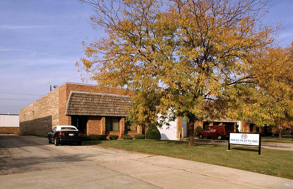 850-880 Touhy Ave, Elk Grove Village, IL à louer Photo principale- Image 1 de 3