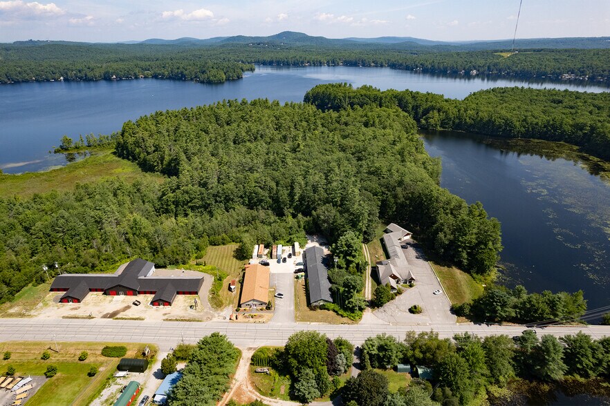 23 Roosevelt Trl, Casco, ME à vendre - Photo du bâtiment - Image 2 de 23