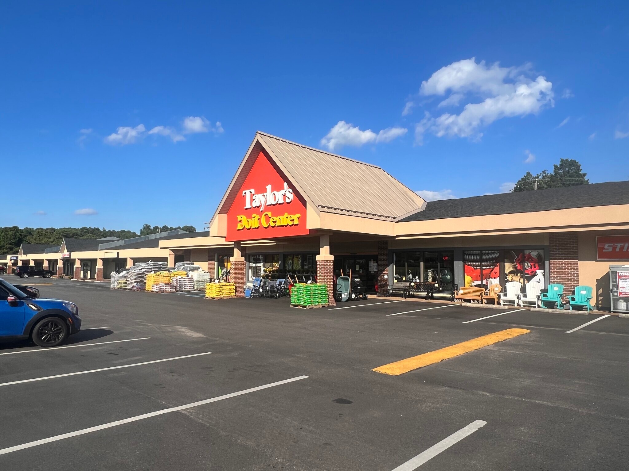 1747-1811 George Washington Memoria Hwy, Gloucester Point, VA à louer Photo du bâtiment- Image 1 de 6