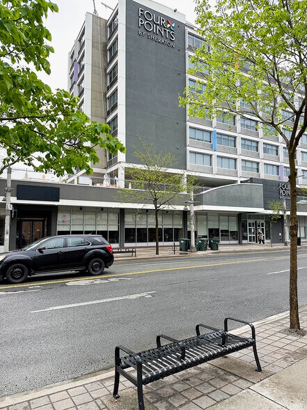 430 Ouellette Ave, Windsor, ON à louer - Photo du bâtiment - Image 3 de 4