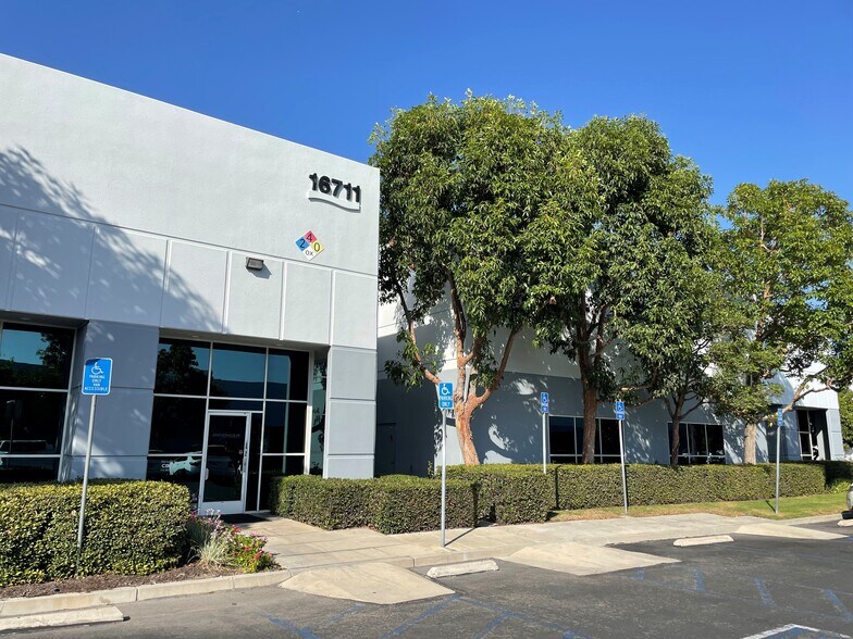 16701-16721 Knott Ave, La Mirada, CA for lease - Primary Photo - Image 2 of 2