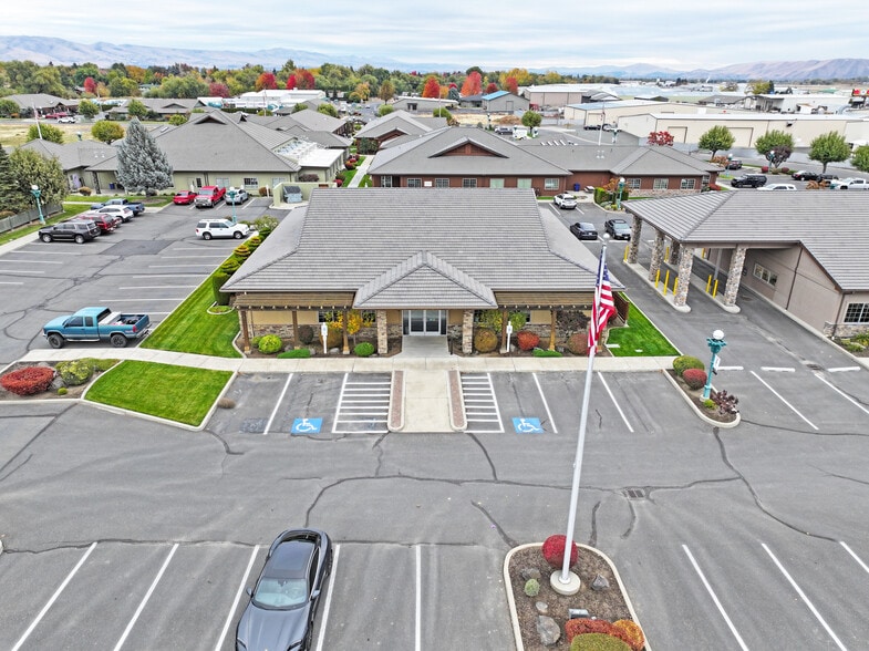 3919 Creekside Loop, Yakima, WA à louer - Photo du bâtiment - Image 3 de 14