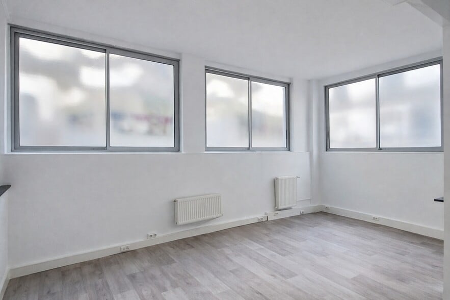 Office in Paris for lease - Interior Photo - Image 3 of 10