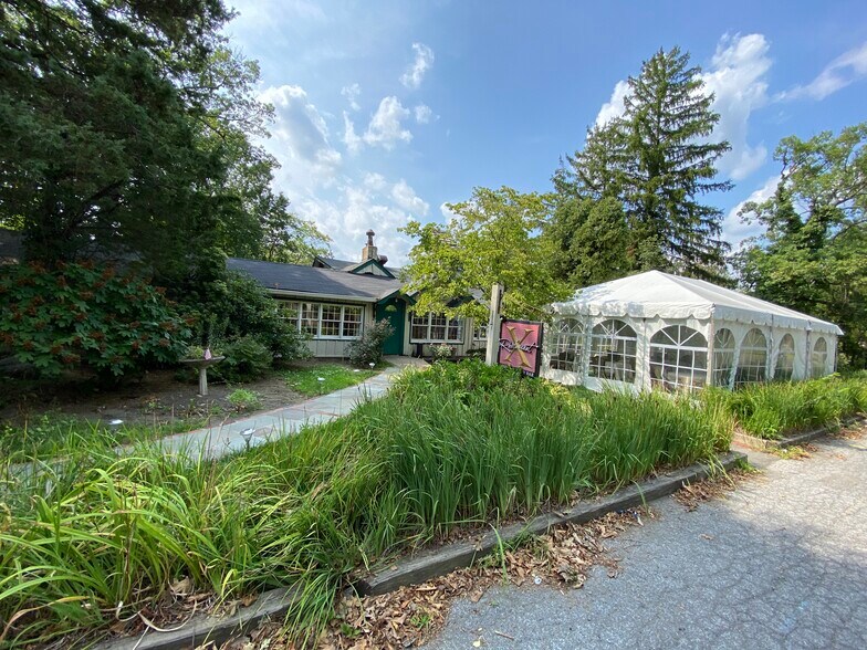 117 N Route 303, Congers, NY à vendre - Photo du bâtiment - Image 2 de 18