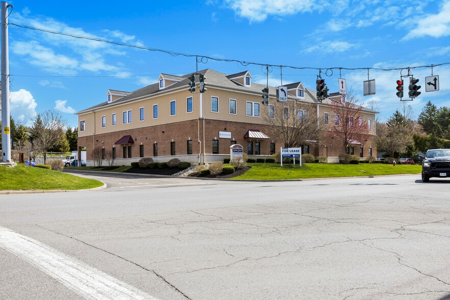 399 Albany Shaker Rd, Loudonville, NY for lease - Building Photo - Image 3 of 39