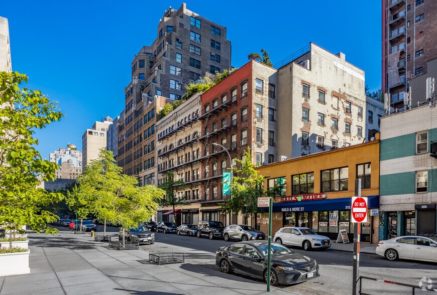 244-252 W 27th St, New York, NY à louer - Photo du bâtiment - Image 2 de 4