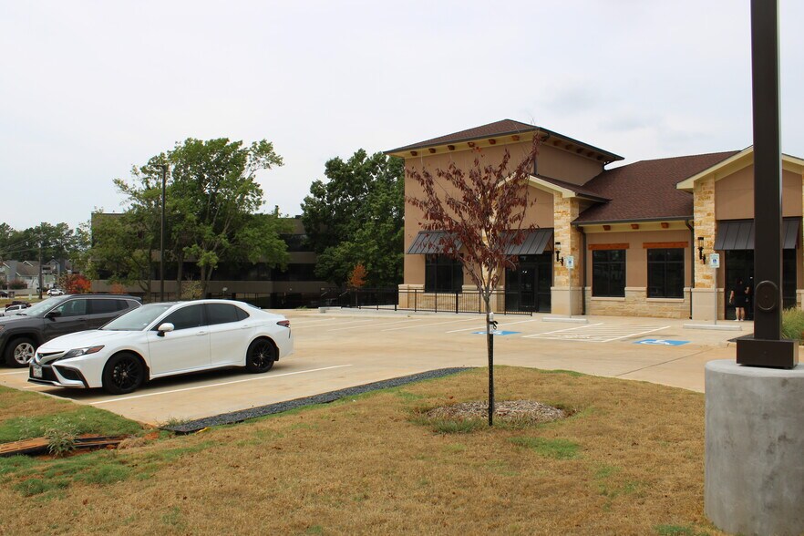 3143 Golden, Tyler, TX à louer - Photo du bâtiment - Image 3 de 5