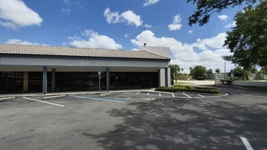 7443-7495 N University Dr, Tamarac, FL for lease Interior Photo- Image 2 of 22