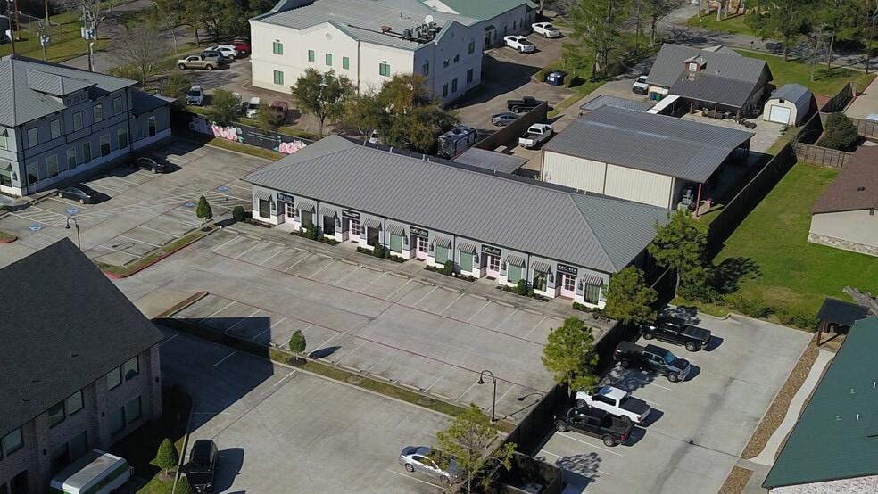 313 S Friendswood Dr, Friendswood, TX for lease - Building Photo - Image 2 of 3