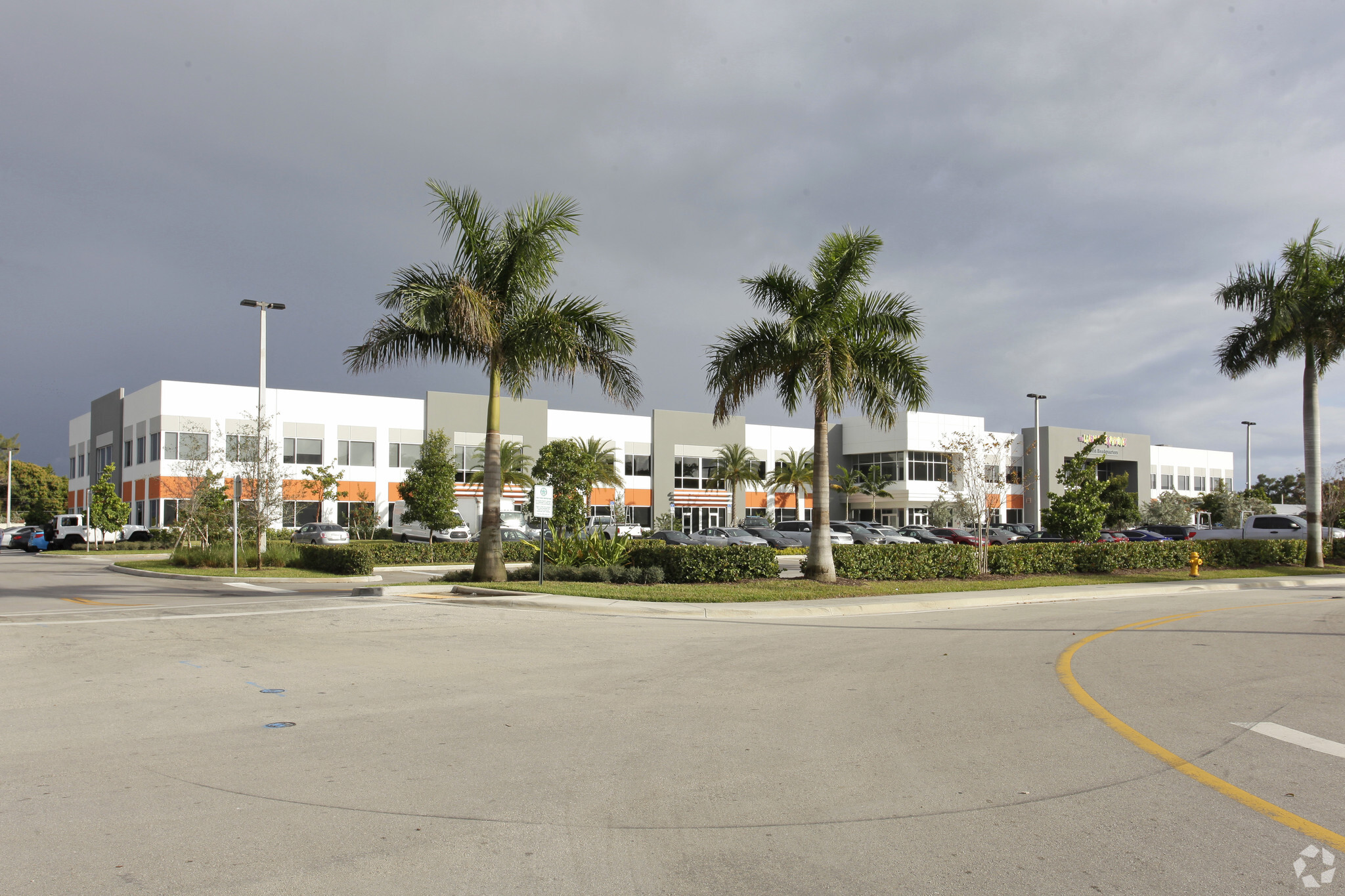 200-220 Hillsboro Technology Dr, Deerfield Beach, FL for lease Primary Photo- Image 1 of 12