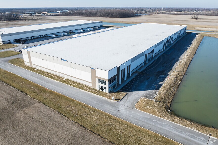 1907 Innovation Dr, Rossford, OH à louer - Photo du bâtiment - Image 3 de 6