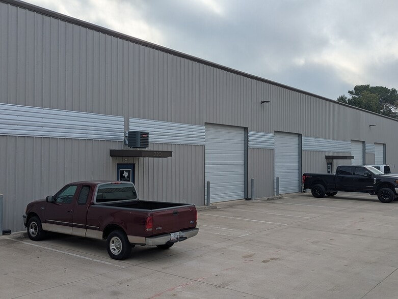 16311-16315 Dundee Rd, Cypress, TX for lease - Building Photo - Image 2 of 11