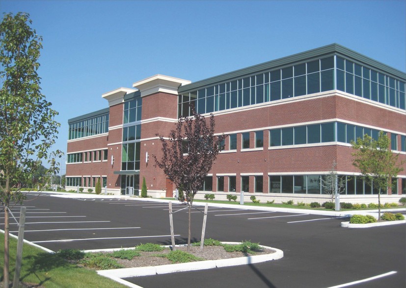 300 Jefferson Blvd, Warwick, RI for lease - Building Photo - Image 3 of 3