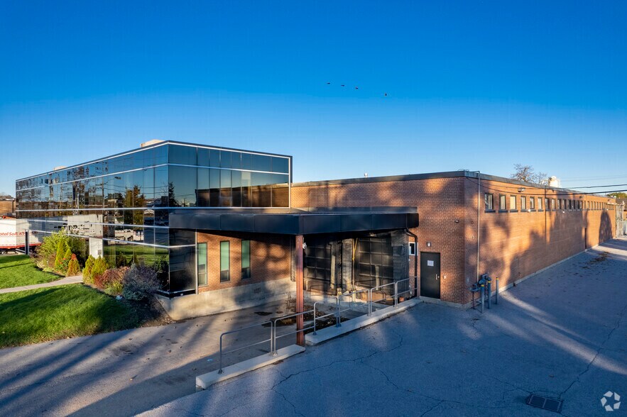 40 Saint Regis Cres N, Toronto, ON à vendre - Photo principale - Image 1 de 1