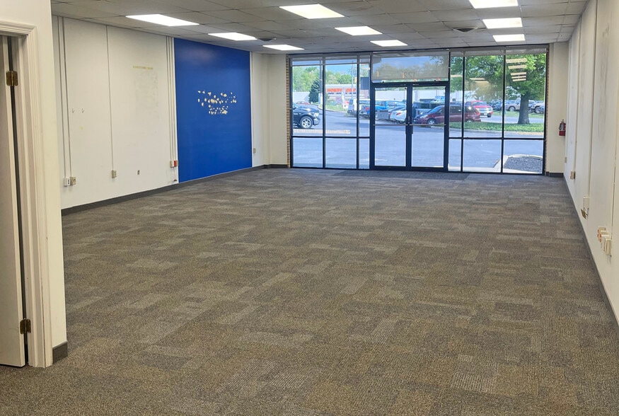 102-122 Railway Ln, Hagerstown, MD for lease - Building Photo - Image 2 of 19