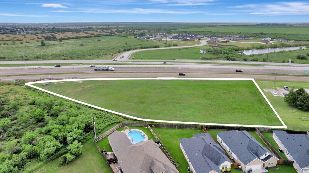 6201 Zac Lentz Pky, Victoria, TX à vendre - Photo du bâtiment - Image 2 de 11