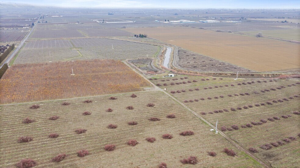 2693 Kays Rd, Wapato, WA à vendre - Photo du bâtiment - Image 2 de 9