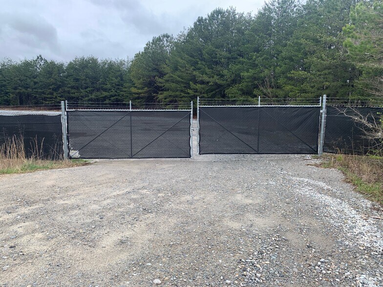 2661-2695 White Sulphur Rd, Gainesville, GA à louer - Photo du bâtiment - Image 2 de 5