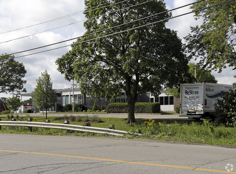 104 Dawson Rd, Guelph, ON à louer - Photo du bâtiment - Image 3 de 6