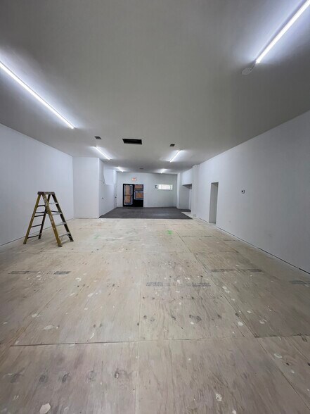 11412 S Michigan Ave, Chicago, IL à louer - Photo du bâtiment - Image 3 de 15