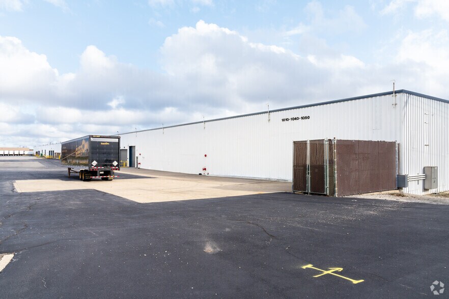 1010-1050 Sesame St, Bensenville, IL à louer - Photo du bâtiment - Image 1 de 6