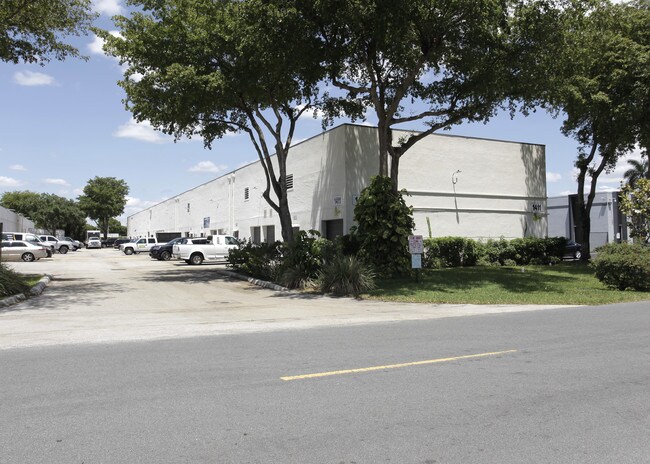 Plus de détails pour 1411 SW 30th Ave, Pompano Beach, FL - Industriel à louer
