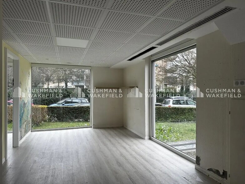 Office in Strasbourg for lease - Interior Photo - Image 2 of 11
