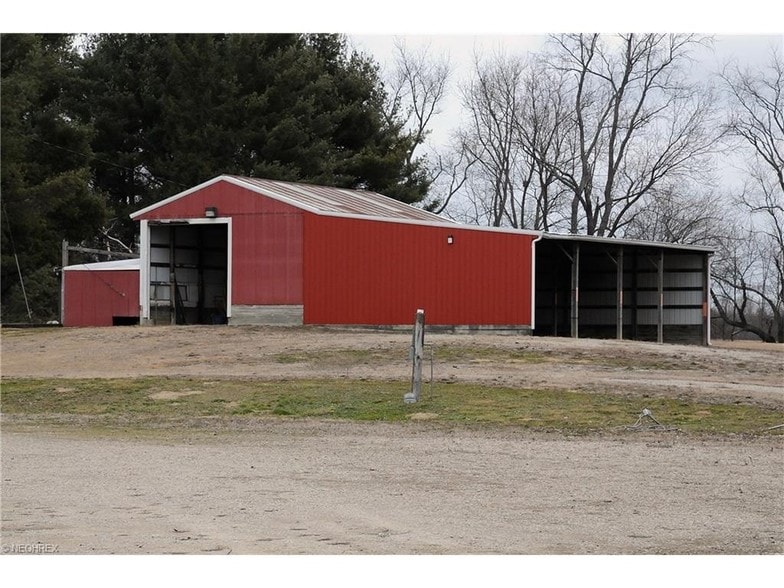 400 Hopewell Ln, Gratiot, OH for sale - Building Photo - Image 3 of 9