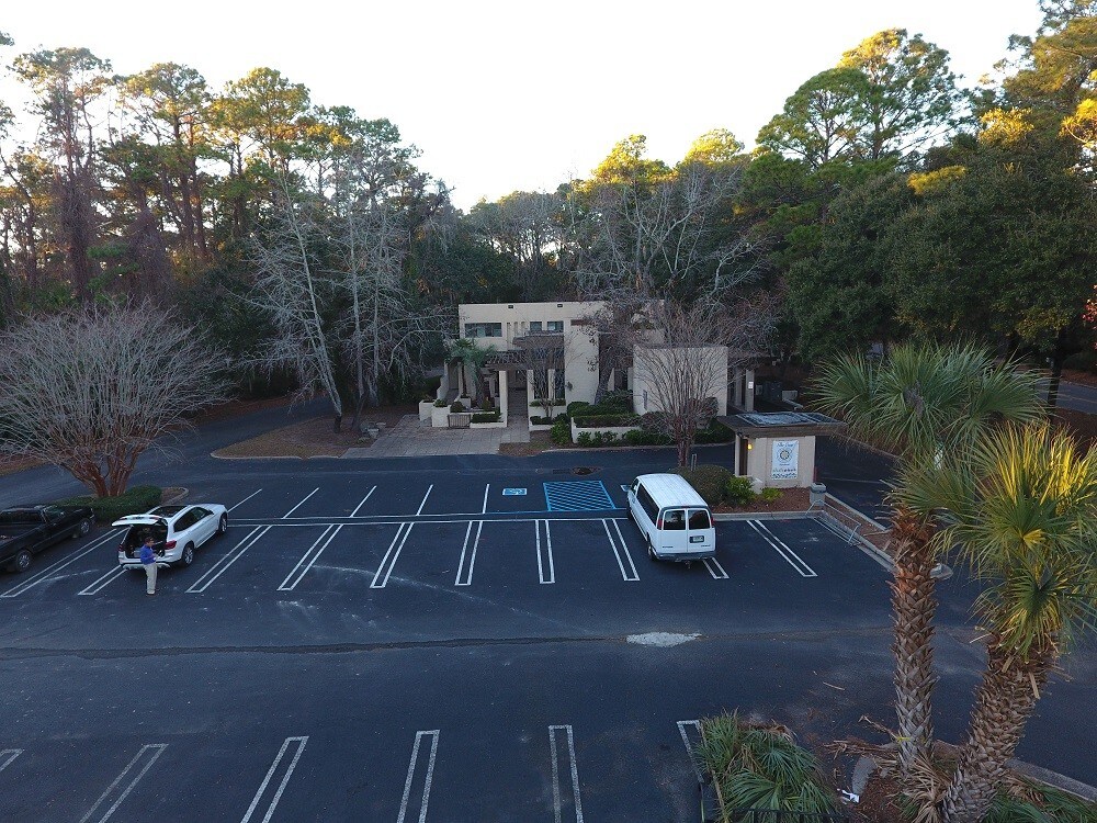 77 Lighthouse Rd, Hilton Head Island, SC for sale Primary Photo- Image 1 of 1