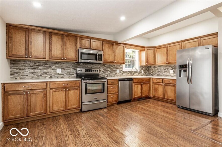 Fountain Square - Barth Ave + Shelby St portefeuille de 3 propriétés à vendre sur LoopNet.ca - Autre - Image 3 de 4