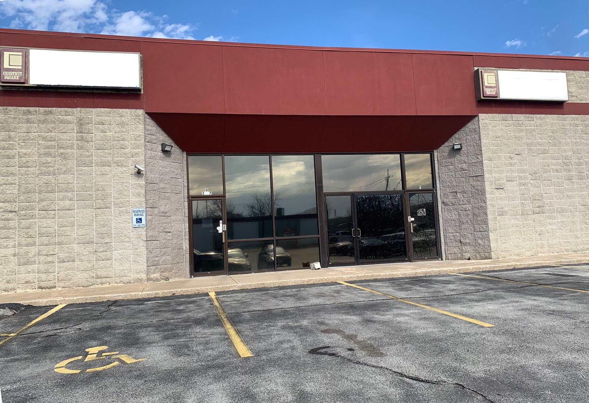 3045 E Chestnut Expy, Springfield, MO à louer Photo du bâtiment- Image 1 de 5