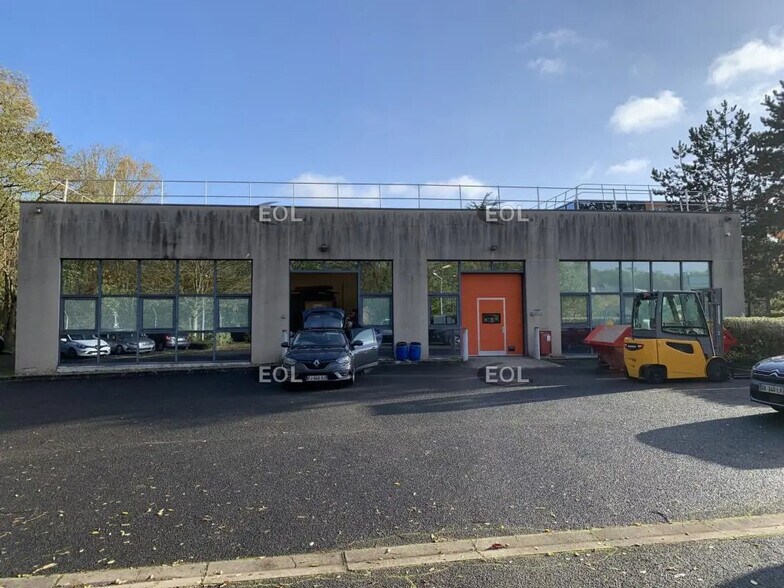 Flex dans Villebon-sur-Yvette à louer - Photo du bâtiment - Image 3 de 11