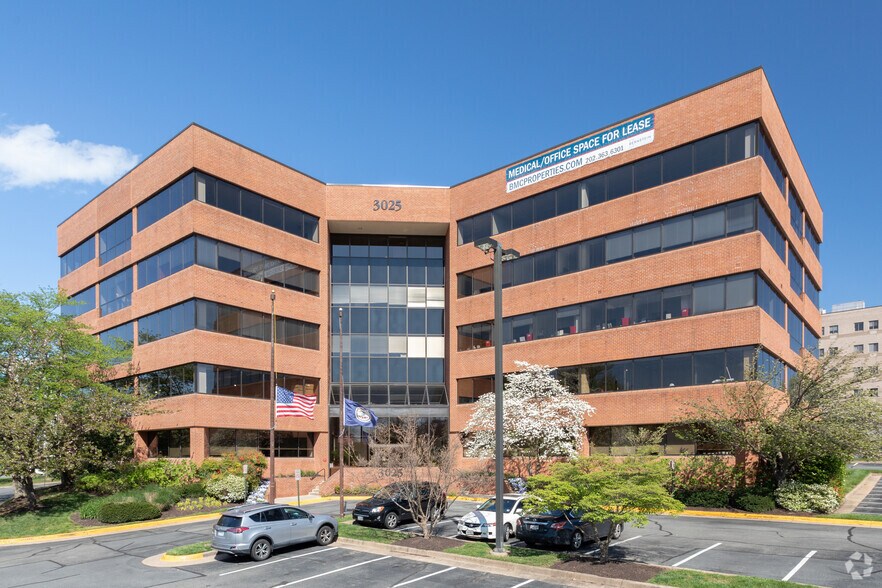 3025 Hamaker Ct, Fairfax, VA à louer - Photo du bâtiment - Image 1 de 6