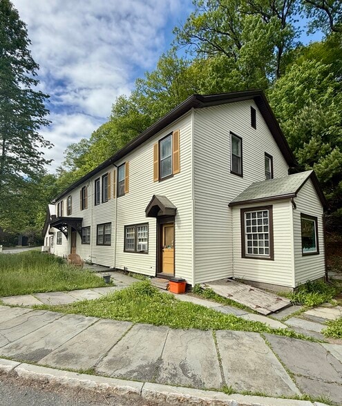 2 Striebel Rd, Woodstock, NY for sale - Building Photo - Image 2 of 9