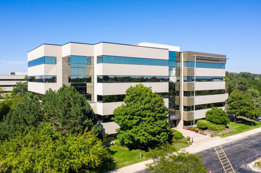 1240 E Diehl Rd, Naperville, IL à louer - Photo du bâtiment - Image 2 de 16