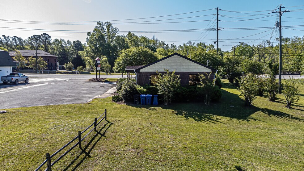 1 N Marine Blvd, Jacksonville, NC à vendre - Photo du bâtiment - Image 3 de 30