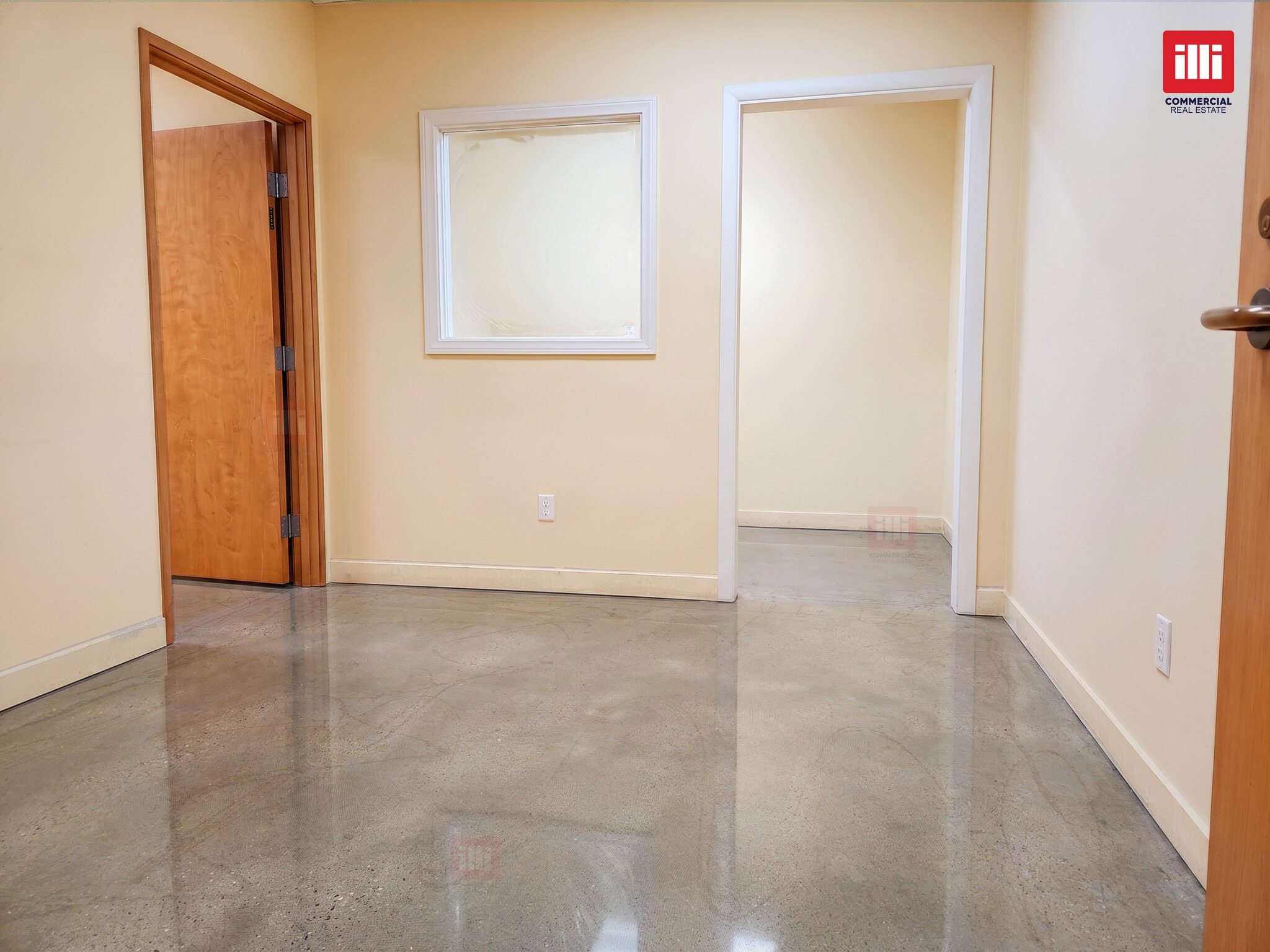 5121 Van Nuys Blvd, Sherman Oaks, CA for lease Interior Photo- Image 1 of 7