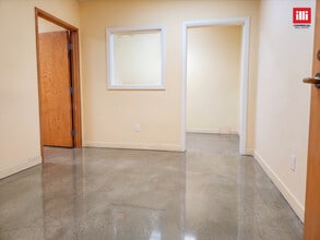 5121 Van Nuys Blvd, Sherman Oaks, CA for lease Interior Photo- Image 1 of 7