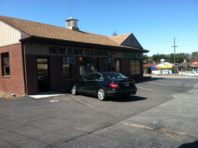 Plus de détails pour 112 Ryders Ln, Milltown, NJ - Commerce de détail à louer